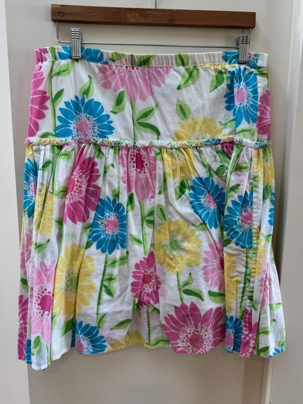 Lilly Pulitzer White Cotton Skirt with Pink, Blue, Yellow & Green Floral Print